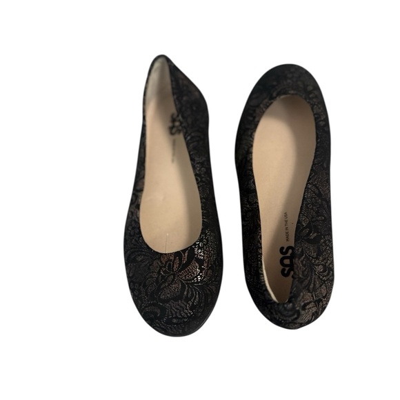 SAS NWOT 7.5 Wide “Scenic Slip) Women's Elegant Black metallic Lace pattern Flat - Picture 3 of 15
